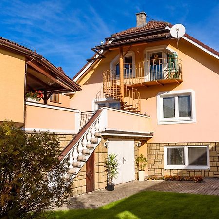 Apartman Elegant Bešeňová 外观 照片